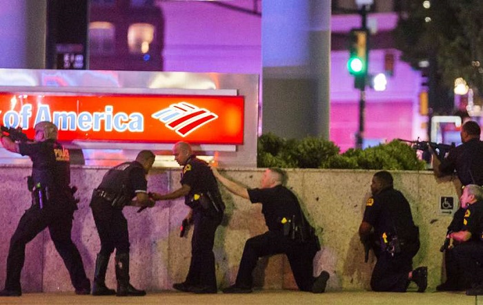 Fifth officer dies as Dallas police exchange gunfire with suspect holed up in garage - UPDATED